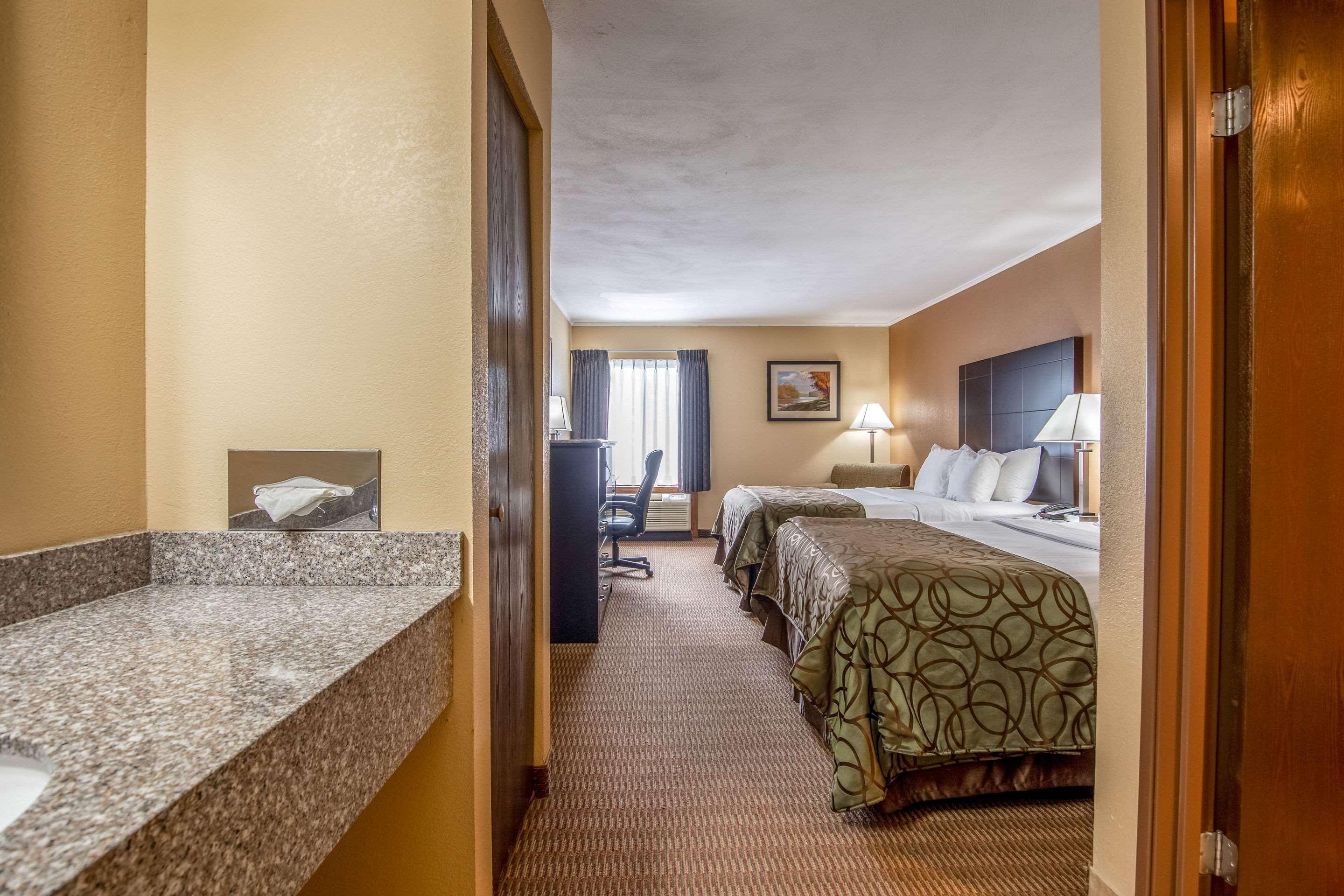Quality Inn Tully I-81 Екстер'єр фото