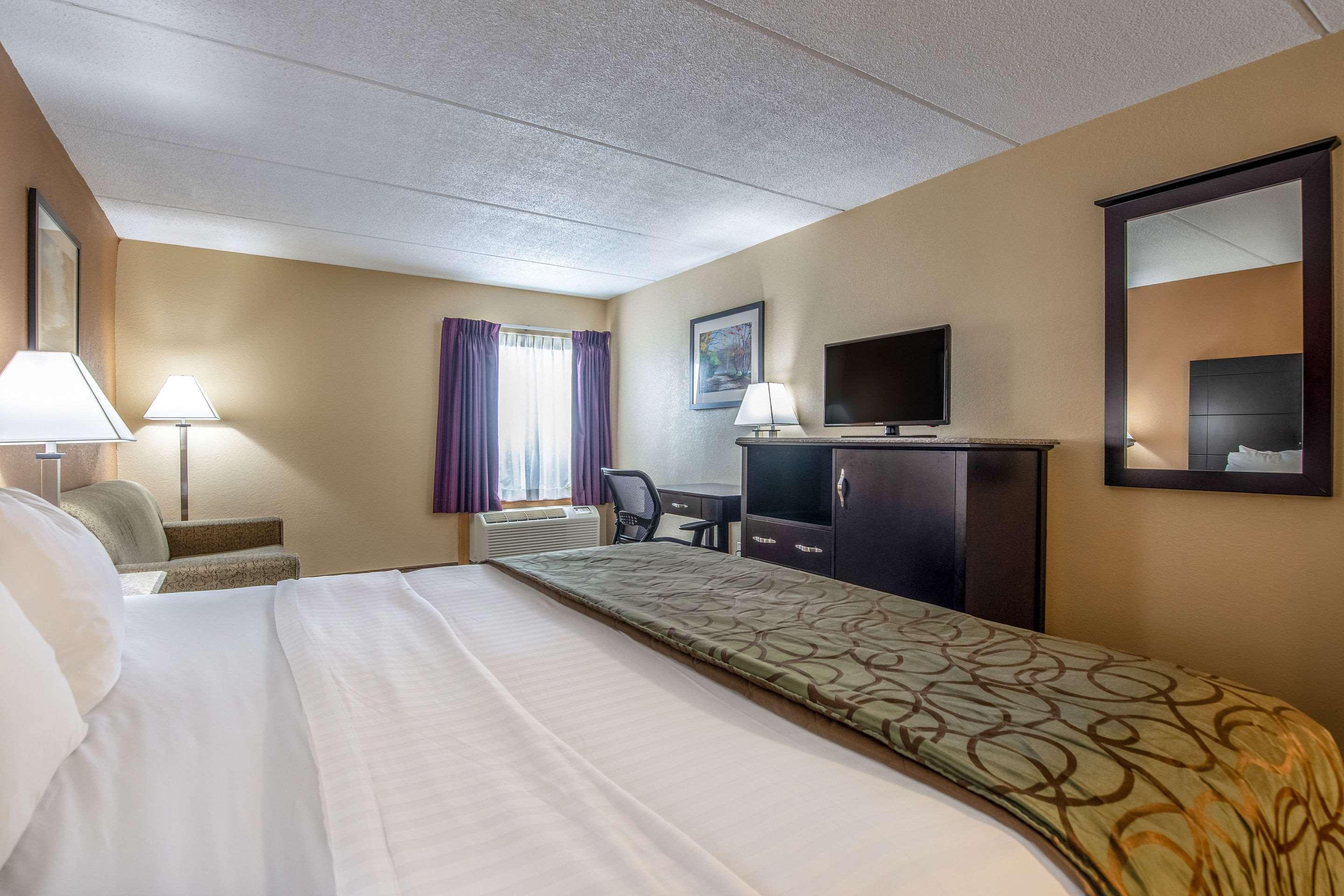 Quality Inn Tully I-81 Екстер'єр фото