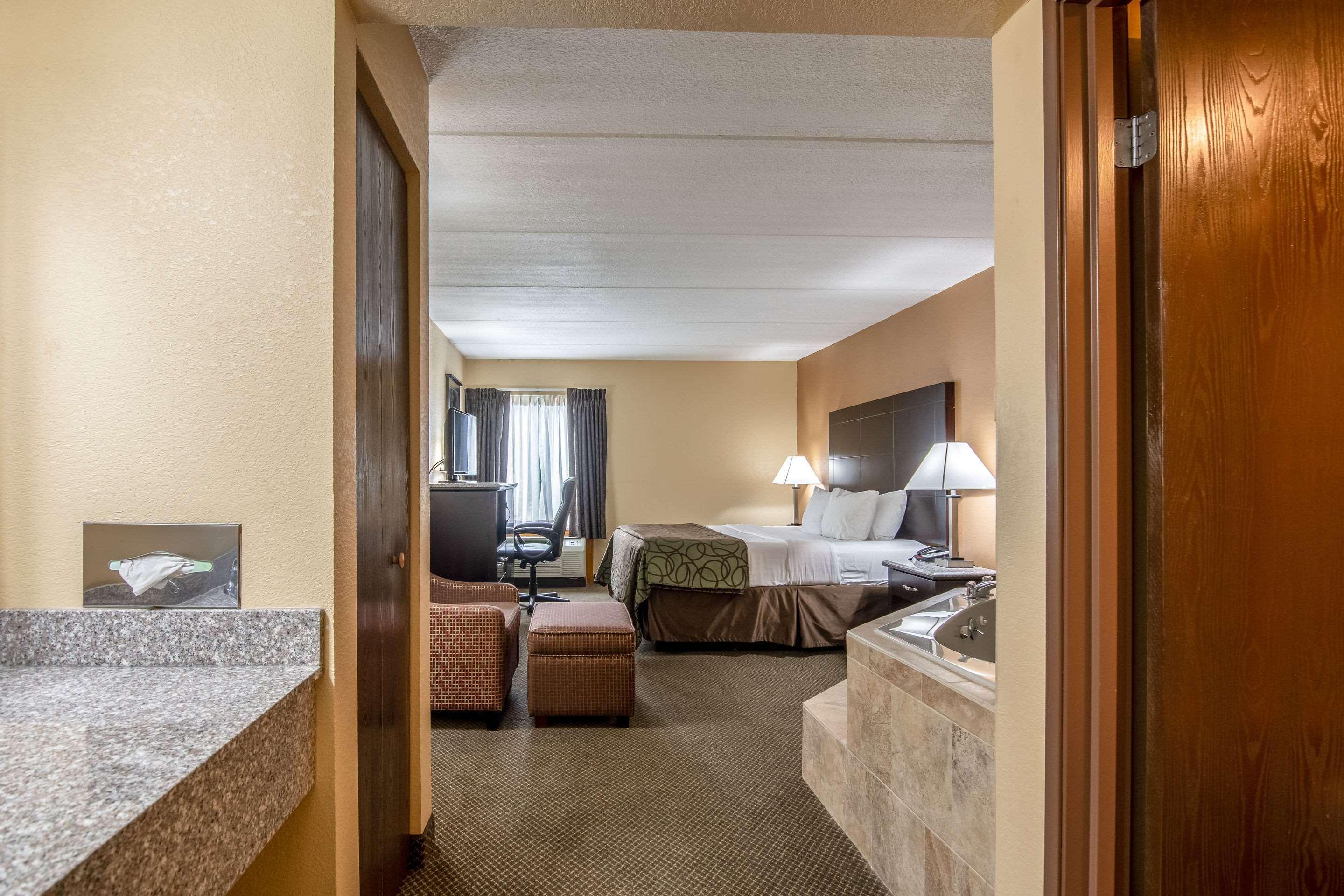 Quality Inn Tully I-81 Екстер'єр фото