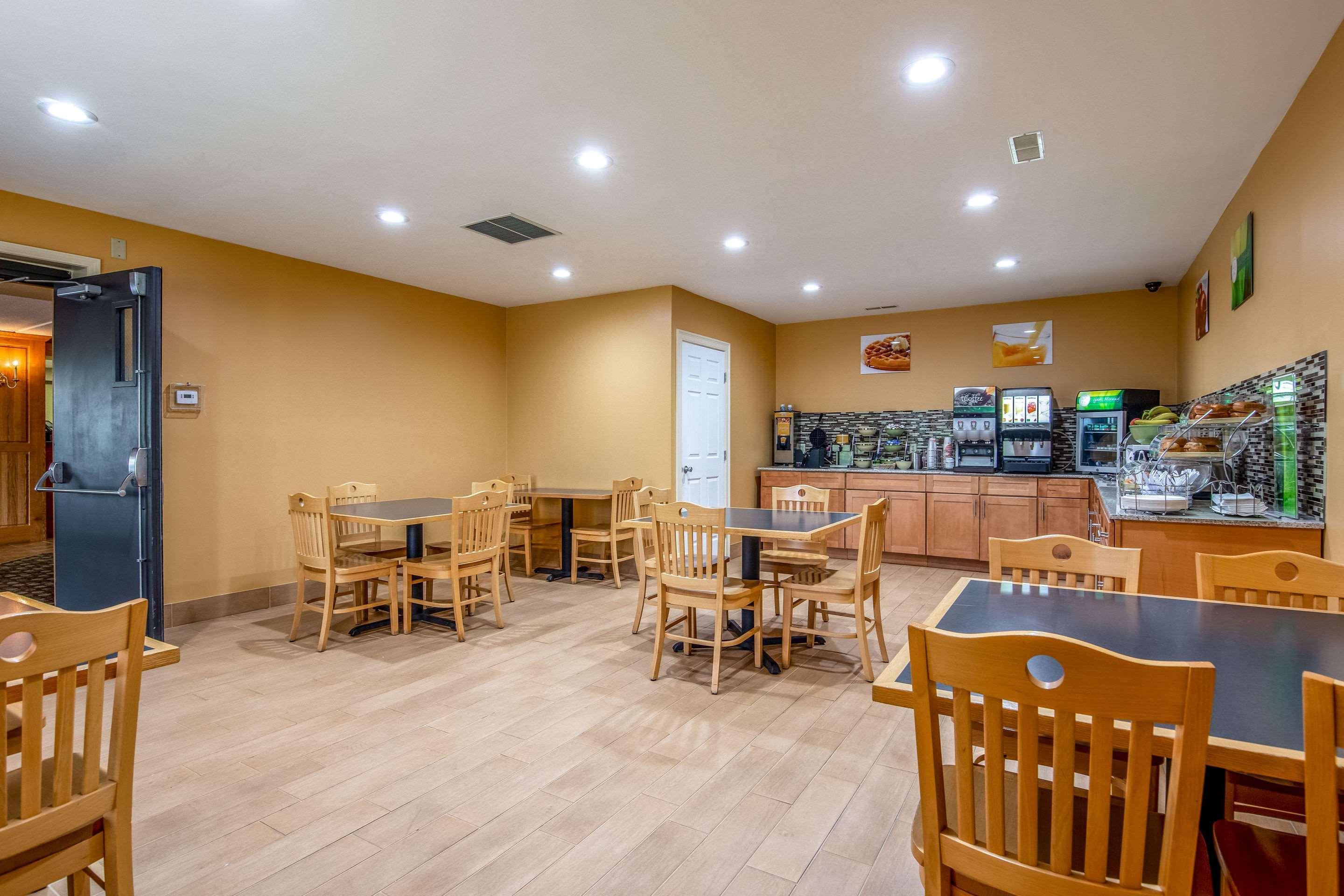 Quality Inn Tully I-81 Екстер'єр фото