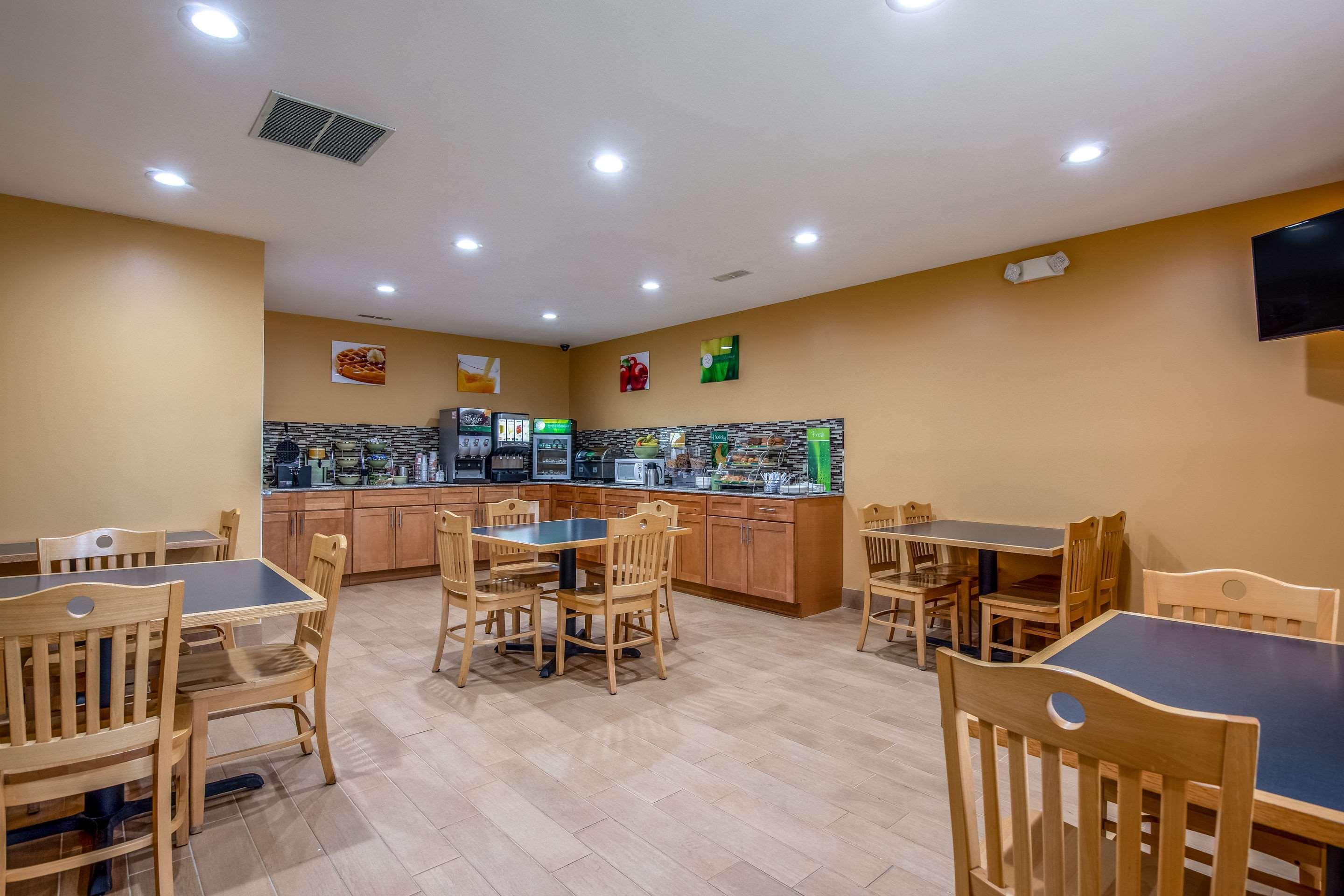 Quality Inn Tully I-81 Екстер'єр фото