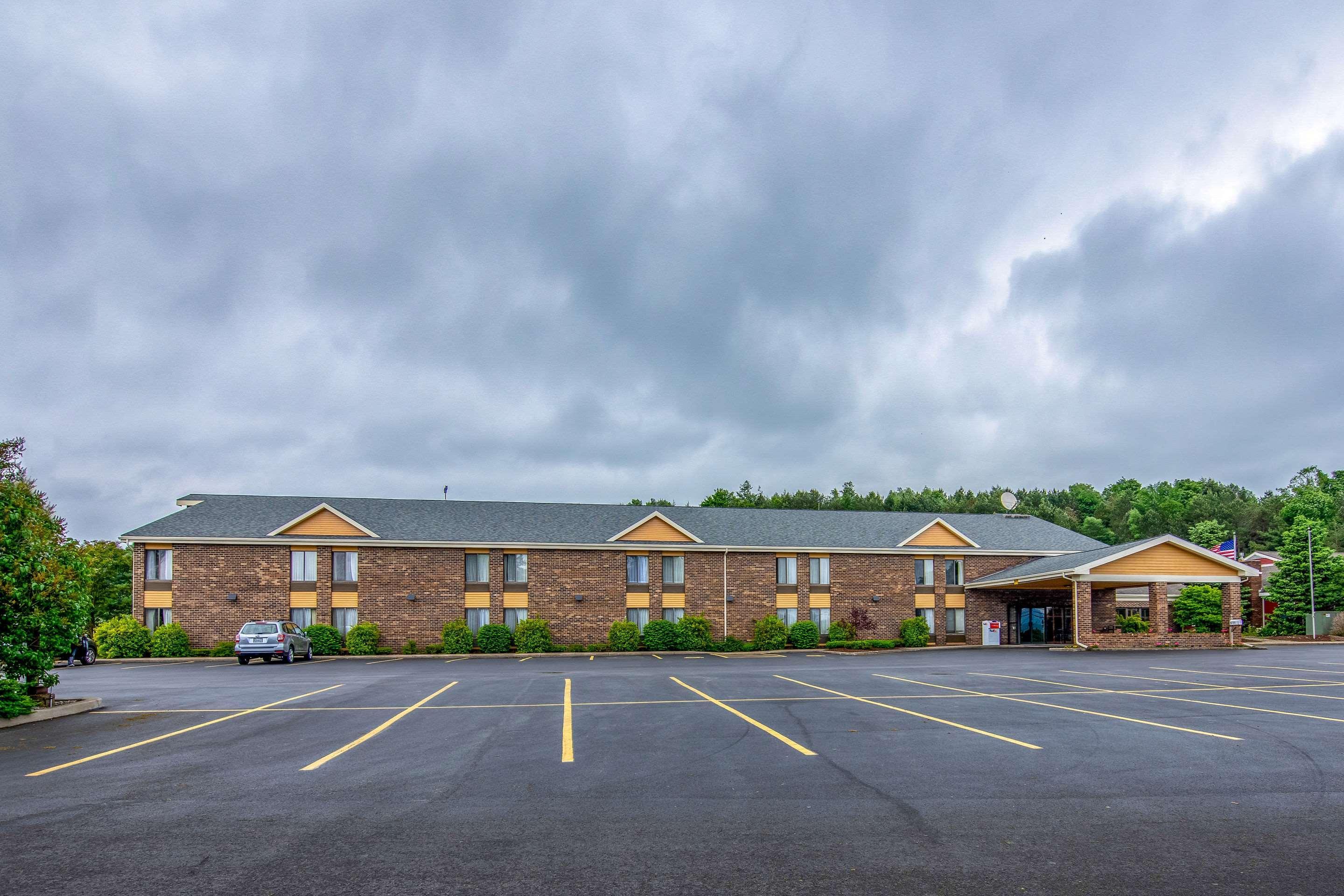Quality Inn Tully I-81 Екстер'єр фото
