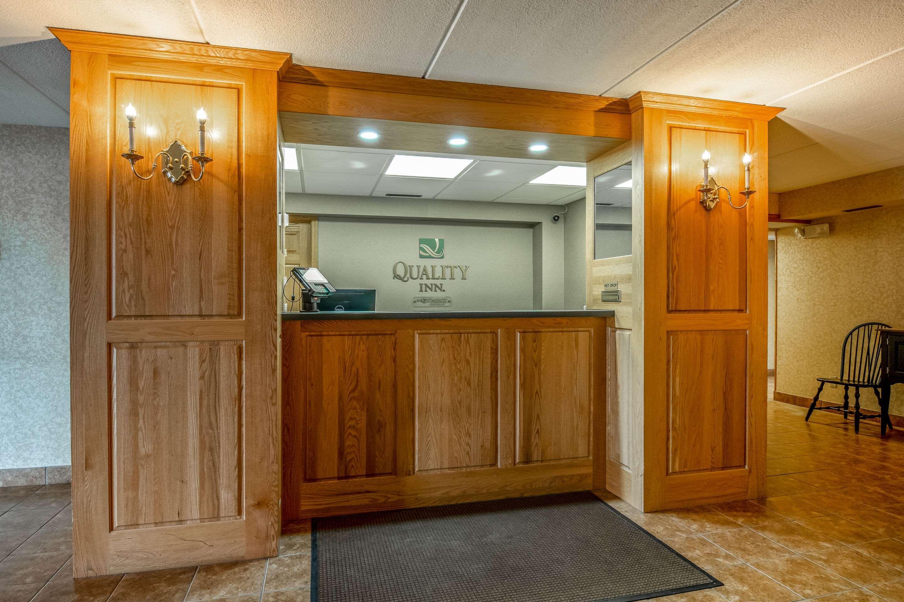 Quality Inn Tully I-81 Екстер'єр фото