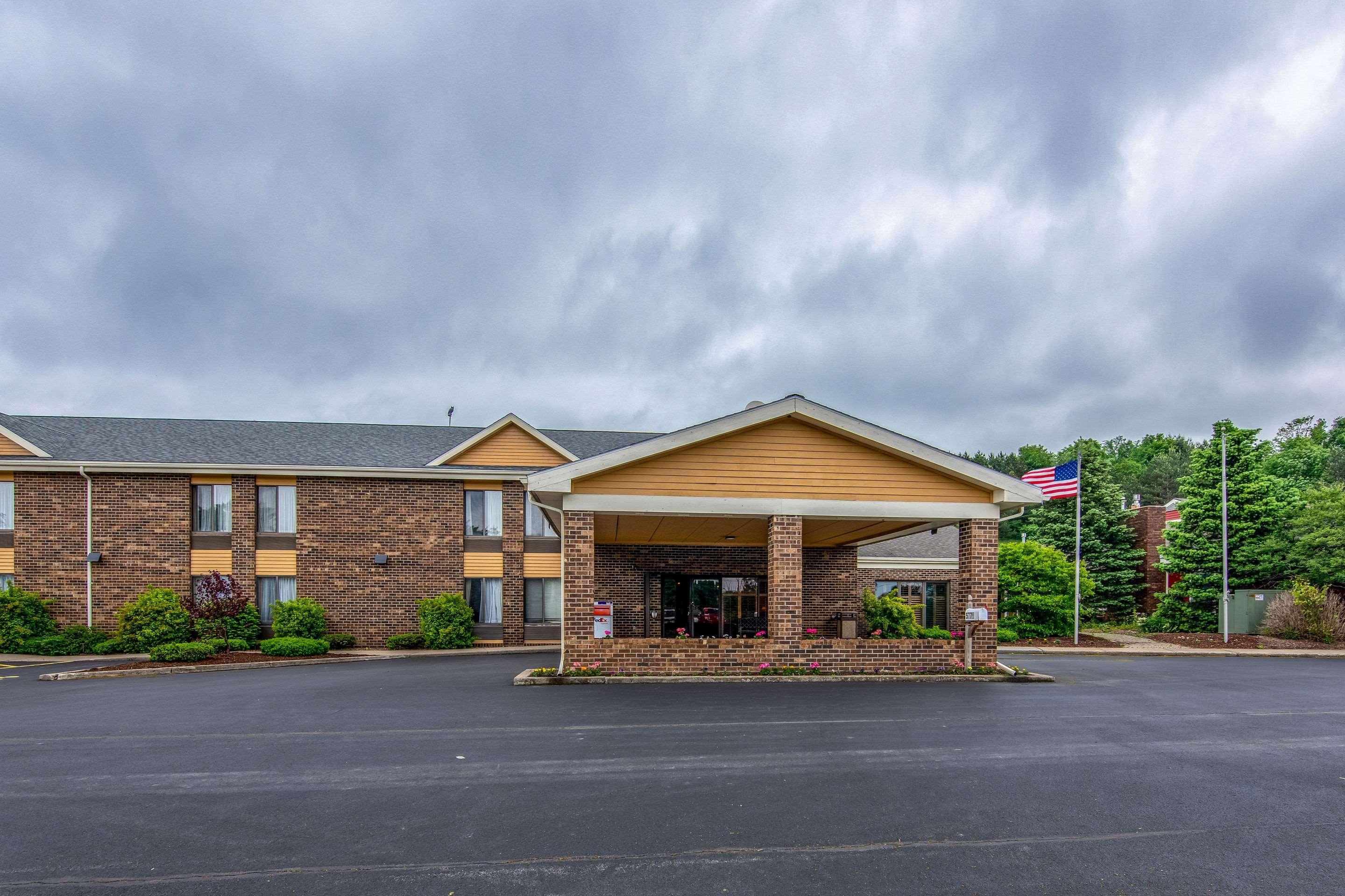Quality Inn Tully I-81 Екстер'єр фото