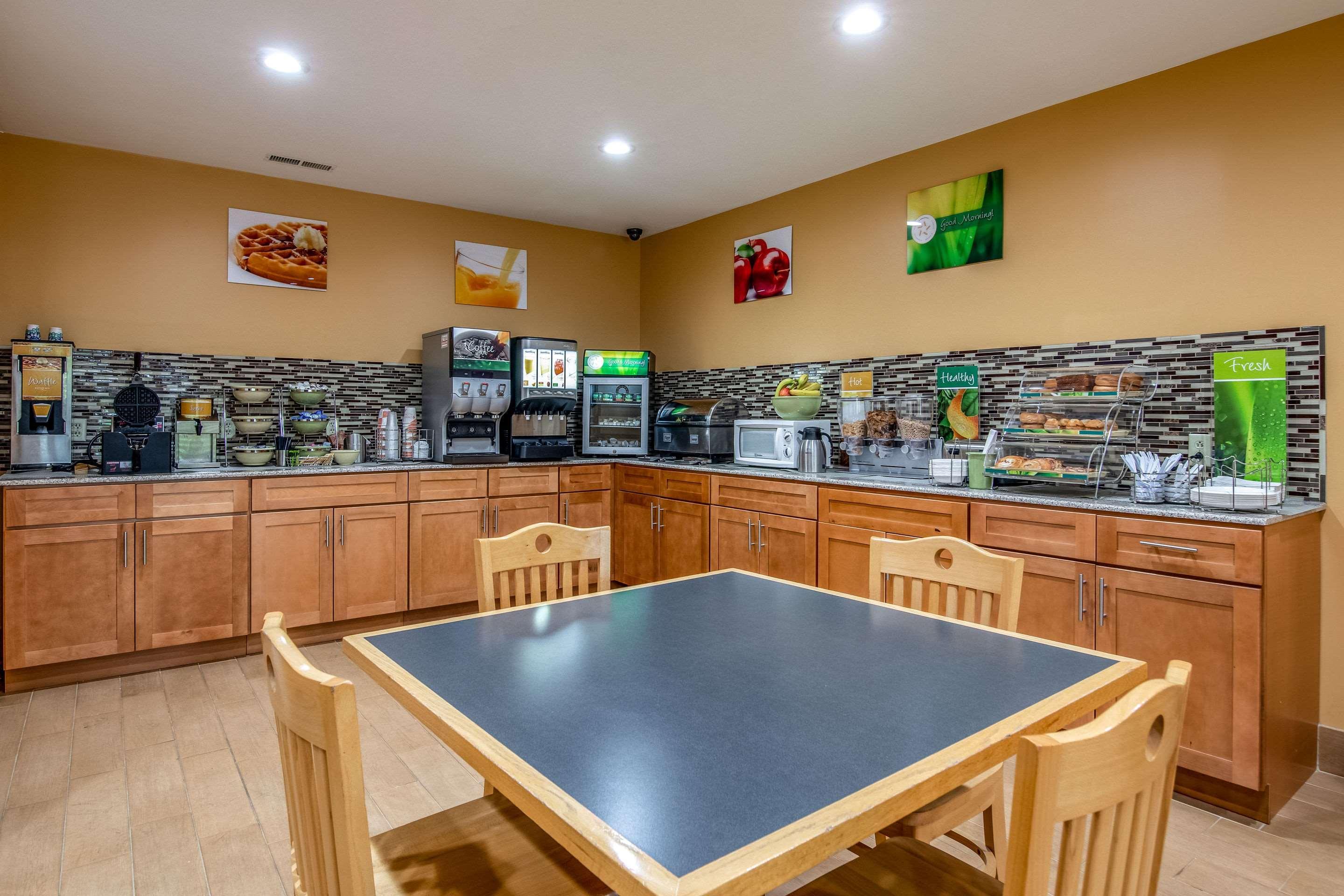 Quality Inn Tully I-81 Екстер'єр фото